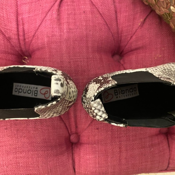 Like New Blondo Python Skin Ankle Boots Size 7.5 - Picture 6 of 6